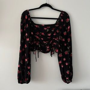 Square neckline rose wide sleeve crop top